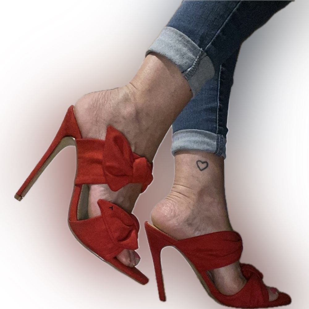 ♥️SHOE DAZZLE RED BOW HIGH HEELS♥️  NWT